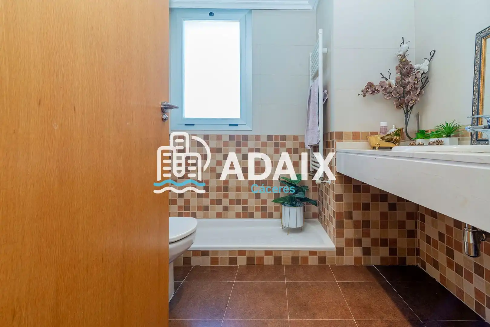 Baño de Ático en venta en Cáceres con Aire acondicionado, Calefacción y Terraza
