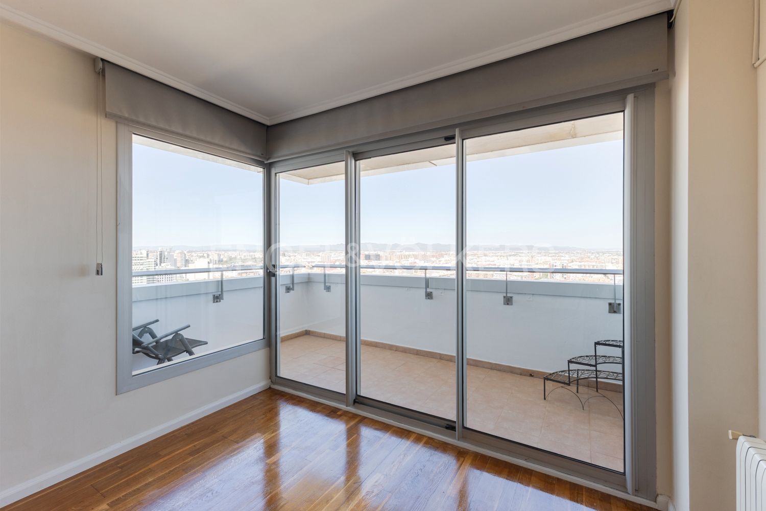 Dormitori de Apartament de lloguer en  Valencia Capital amb Aire condicionat, Calefacció i Parquet