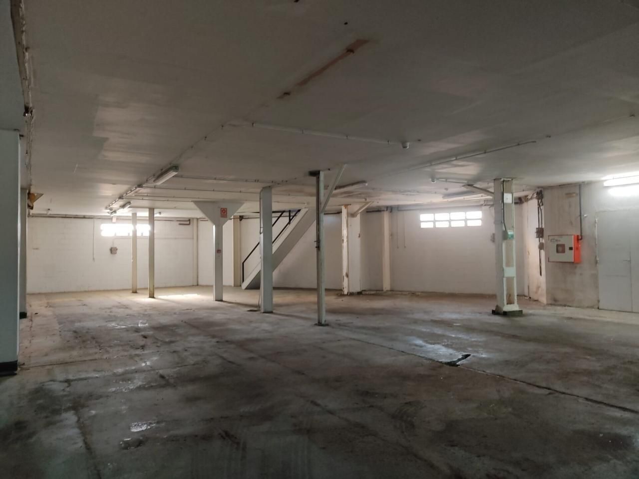 Nau industrial de lloguer en Montcada i Reixac