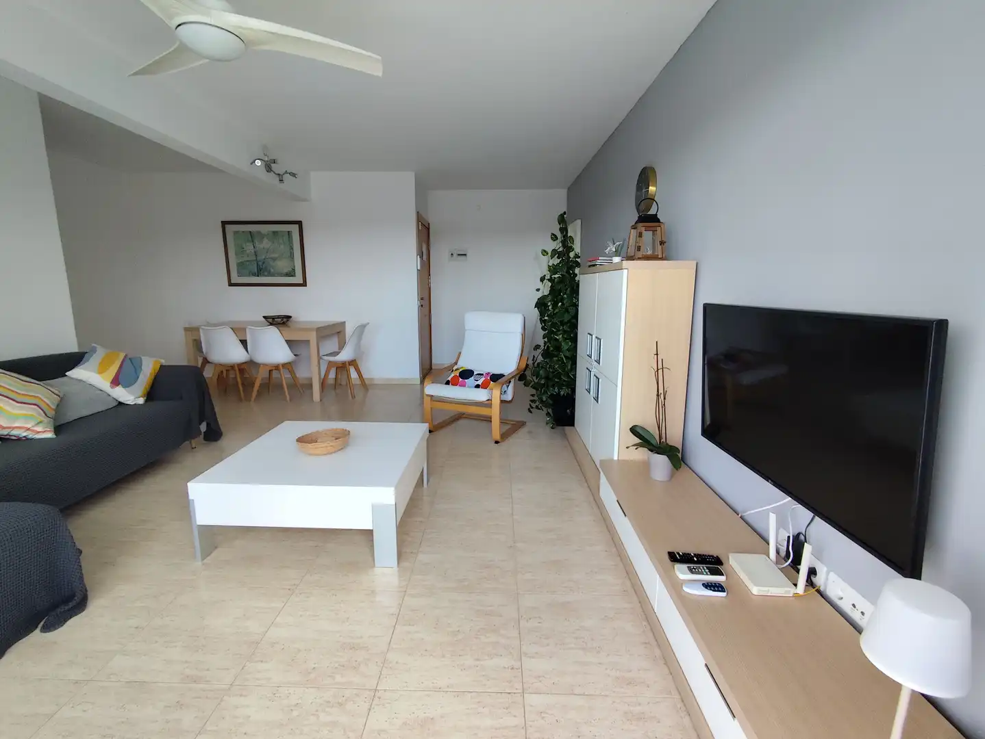 Sala d'estar de Pis en venda en L'Ampolla amb Aire condicionat, Terrassa i Moblat