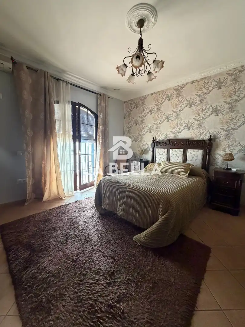 Dormitori de Casa o xalet en venda en Umbrete amb Aire condicionat, Traster i Moblat