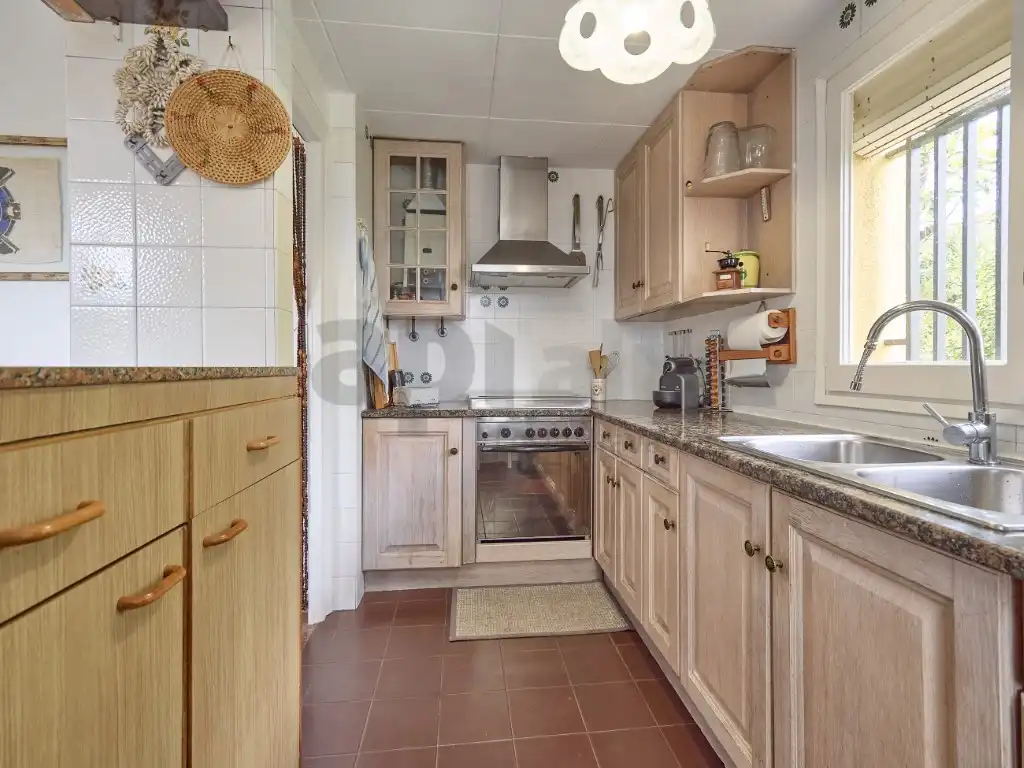 Cuina de Casa o xalet en venda en Lloret de Mar amb Calefacció, Jardí privat i Terrassa