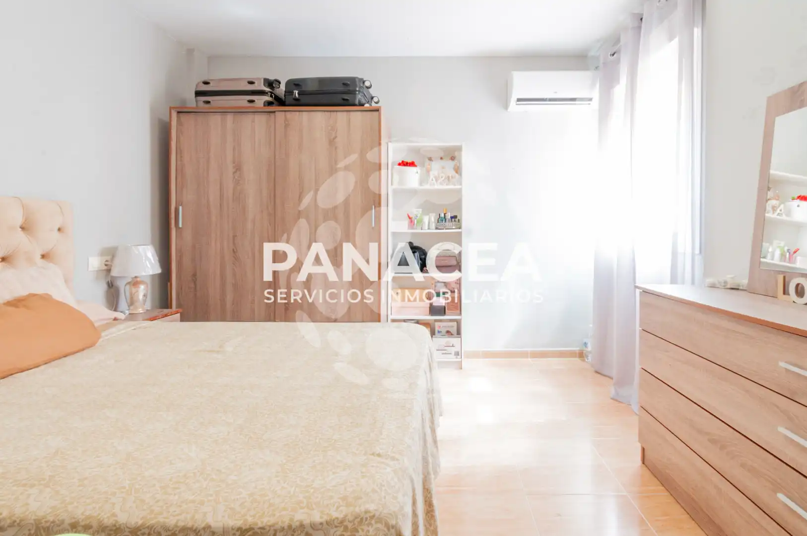 Habitación de Piso en venta en Vícar con Amueblado, Microondas y TV