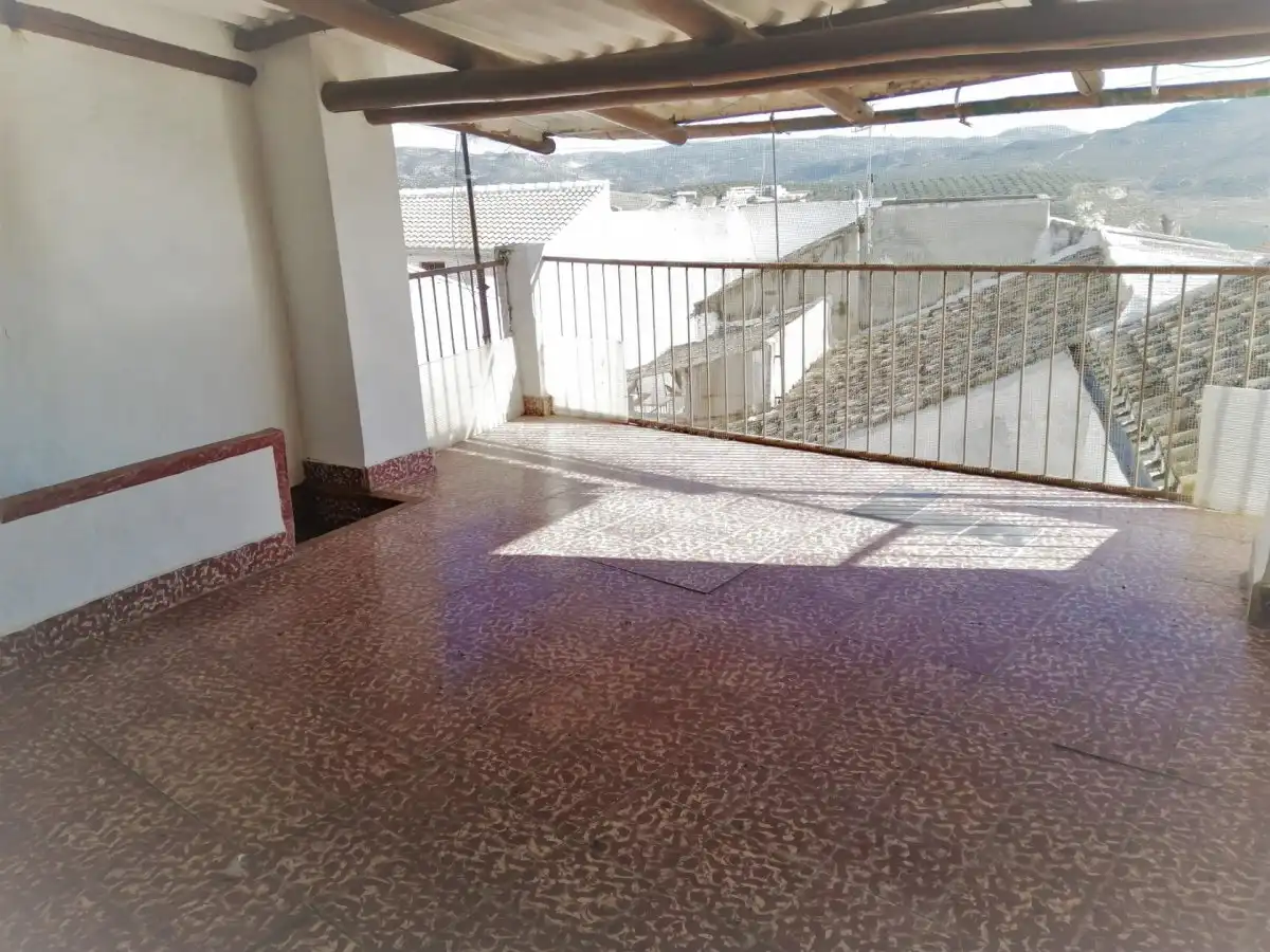 Country homes for sale in Iznájar