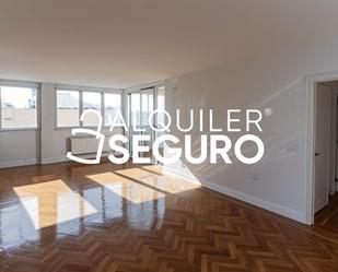 Bedroom of Attic to rent in  Madrid Capital  with Air Conditioner, Heating and Terrace