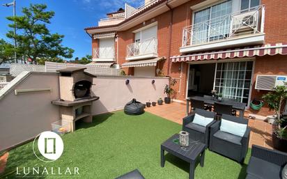 Terrassa de Casa adosada en venda en Sant Boi de Llobregat amb Aire condicionat i Terrassa