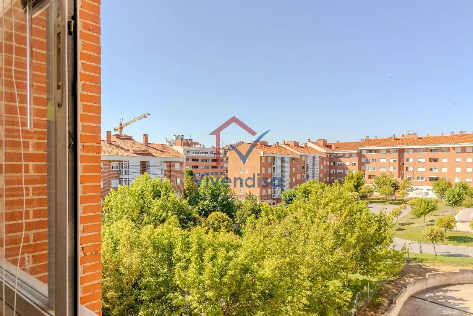 Vista exterior de Pis en venda en Guadalajara amb Calefacció, Terrassa i Traster