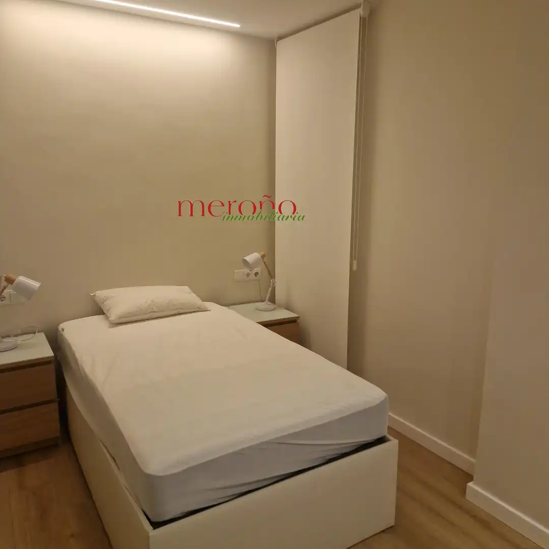 Habitación de Piso de alquiler en Elche / Elx con Aire acondicionado, Calefacción y Amueblado