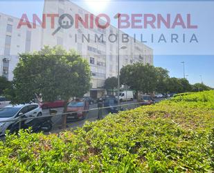 Vista exterior de Pis en venda en Jerez de la Frontera amb Aire condicionat, Terrassa i Moblat