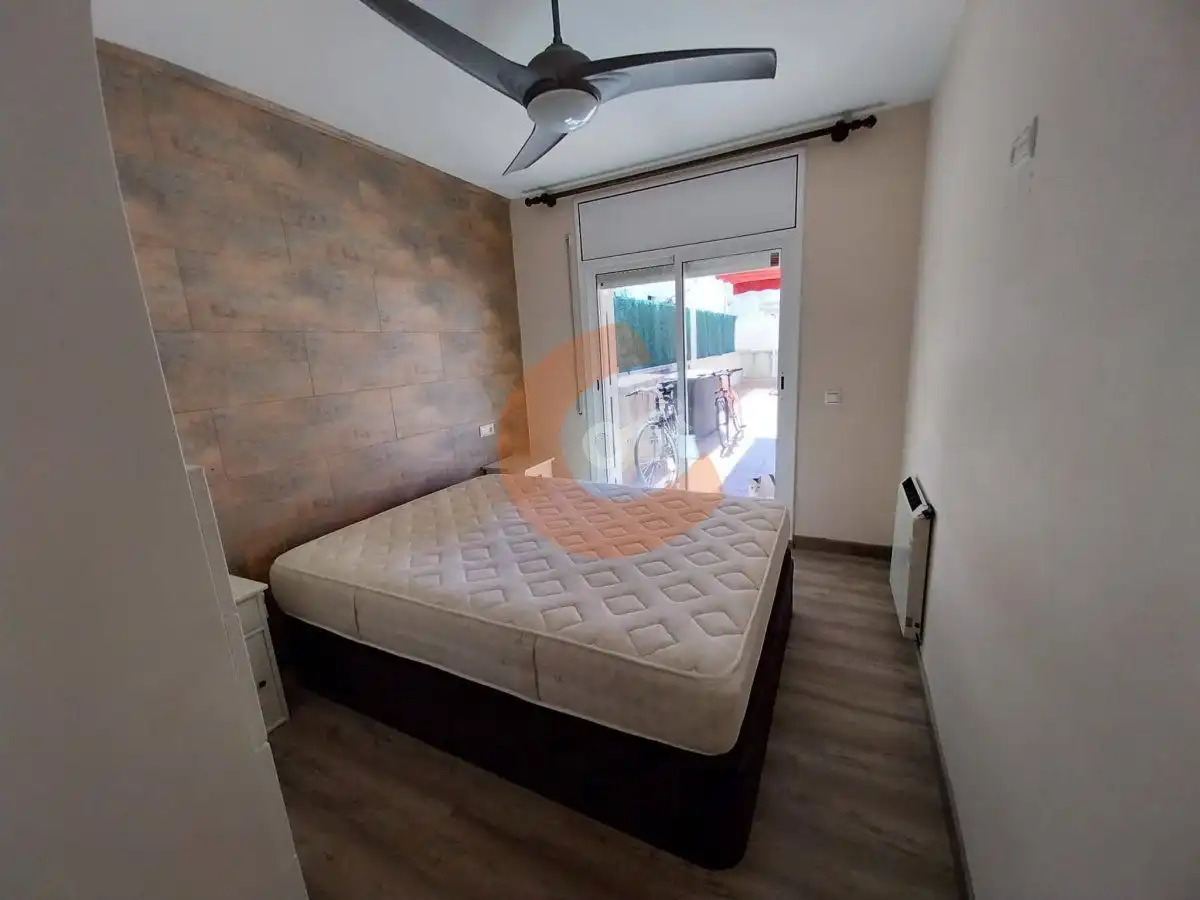 Bedroom of Flat for sale in El Vendrell  with Air Conditioner, Heating and Parquet flooring