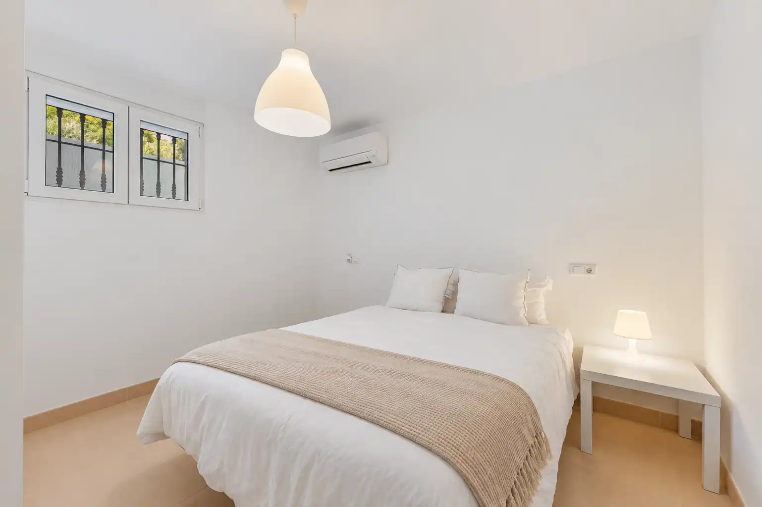 Casa bifamiliare con piscina in vendita a ALPANDEIRE-RESERVA MARBEL 41, imagen 20