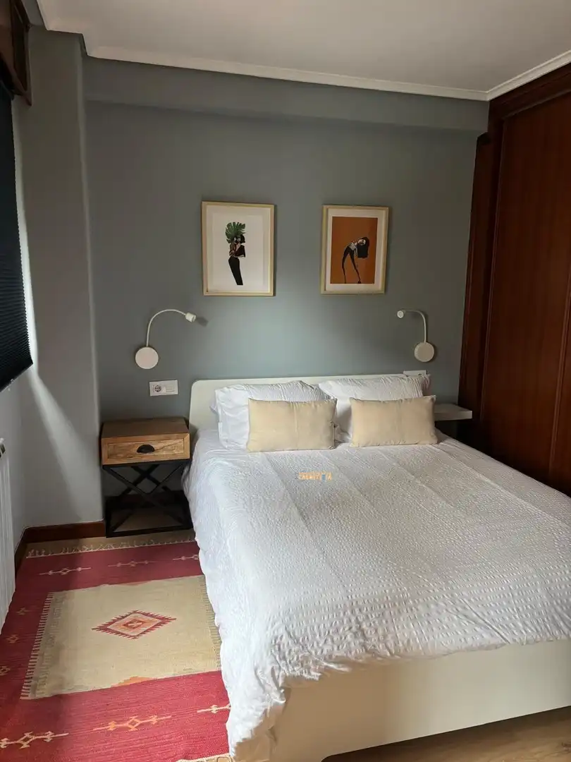 Habitación de Piso de alquiler en Vigo  con Calefacción, Amueblado y Balcón