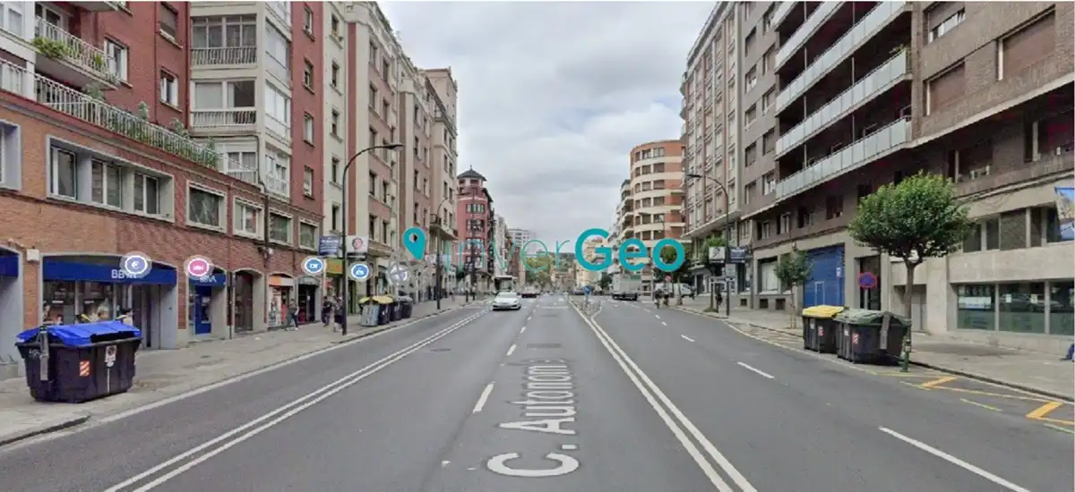Vista exterior de Local en venda en Bilbao  amb Moblat i Alarma