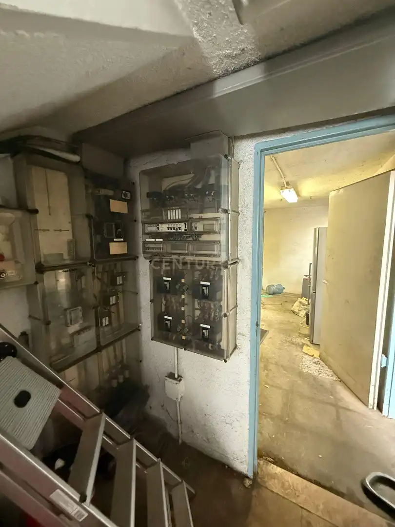 Industrial building with lift for sale in Zona Industrial, imagen 27