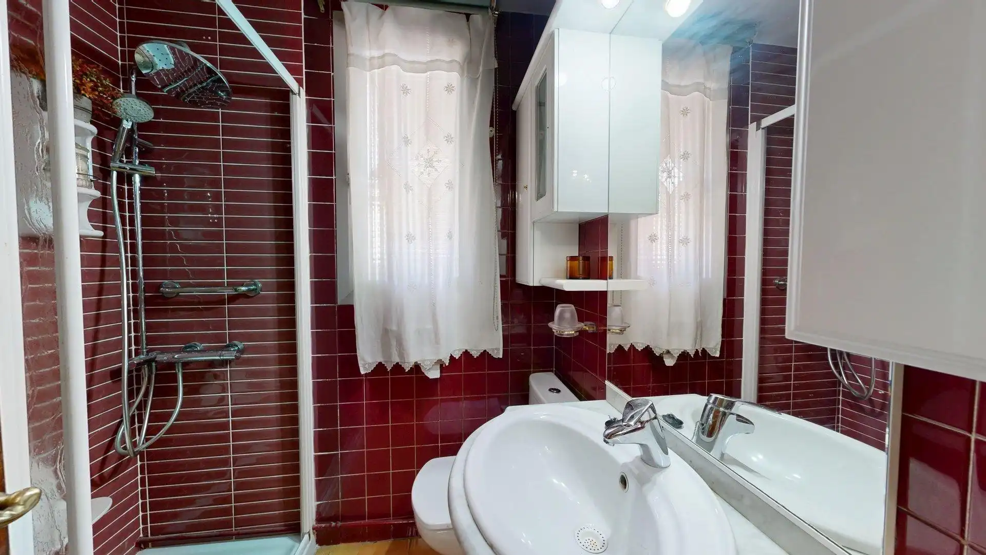 Baño de Piso en venta en Zaragoza con Calefacción y Amueblado
