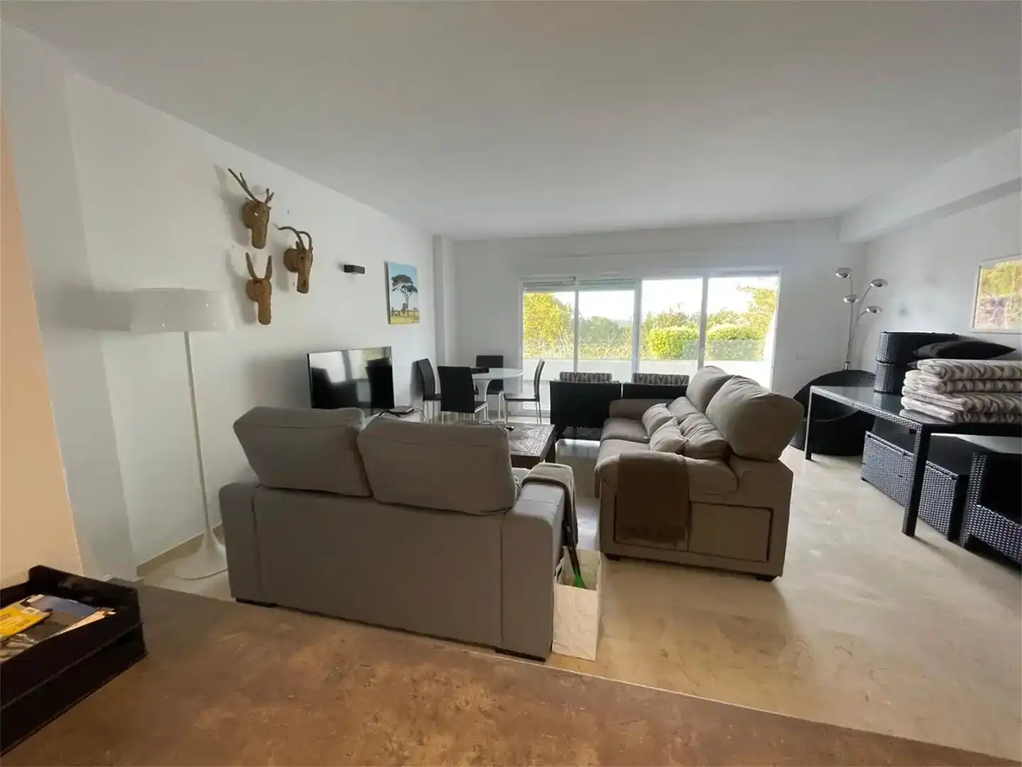 Sala de estar de Dúplex en venta en Santa Eulària des Riu con Aire acondicionado, Piscina y Amueblado