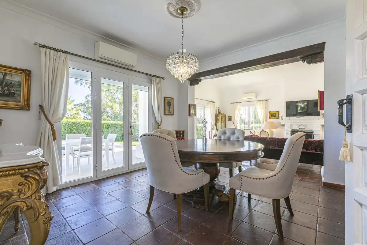 Chalet con piscina en venta en Avenida Pablo Ruiz Picasso, imagen 5