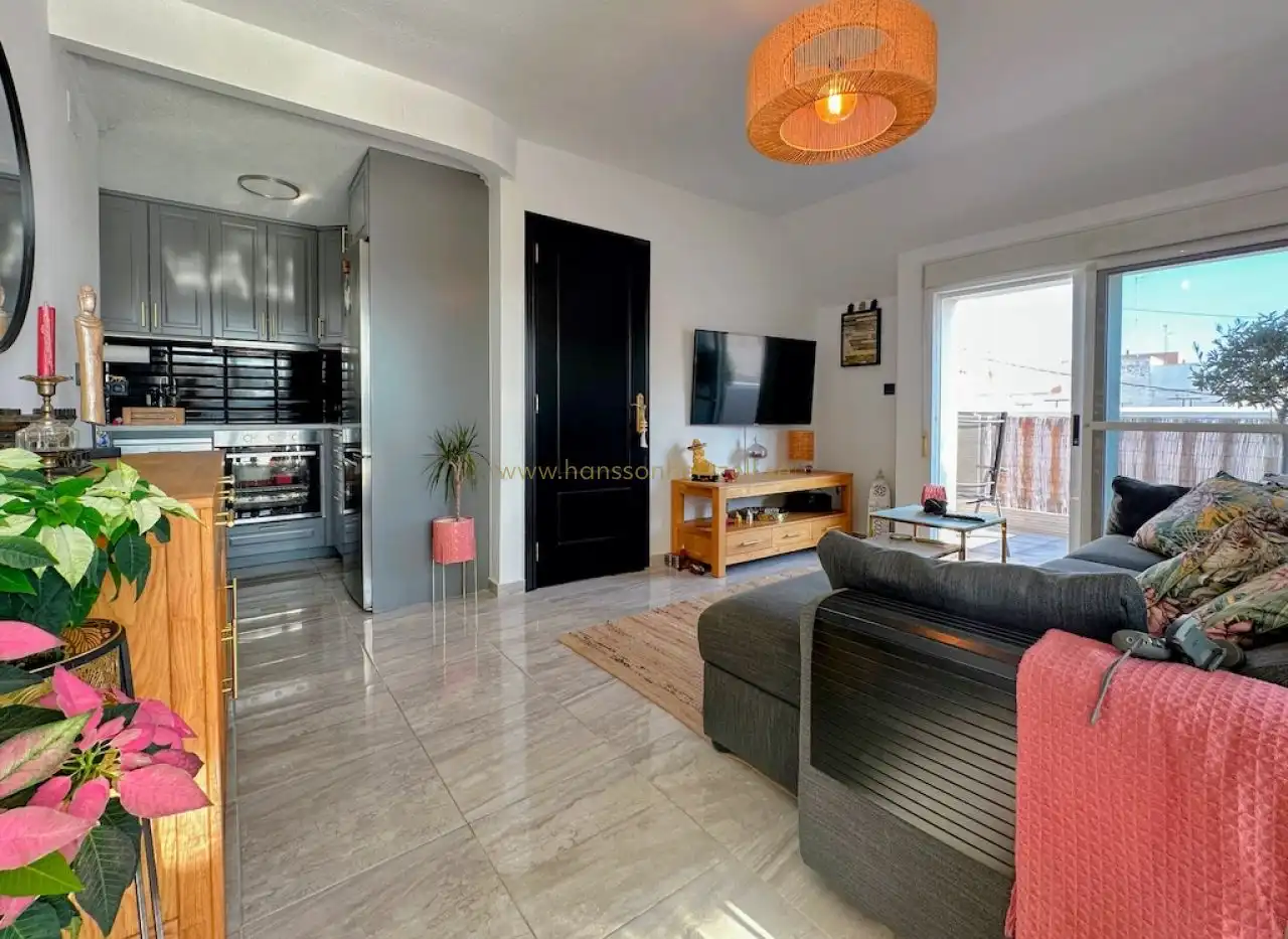 Sala d'estar de Apartament en venda en Torrevieja amb Calefacció