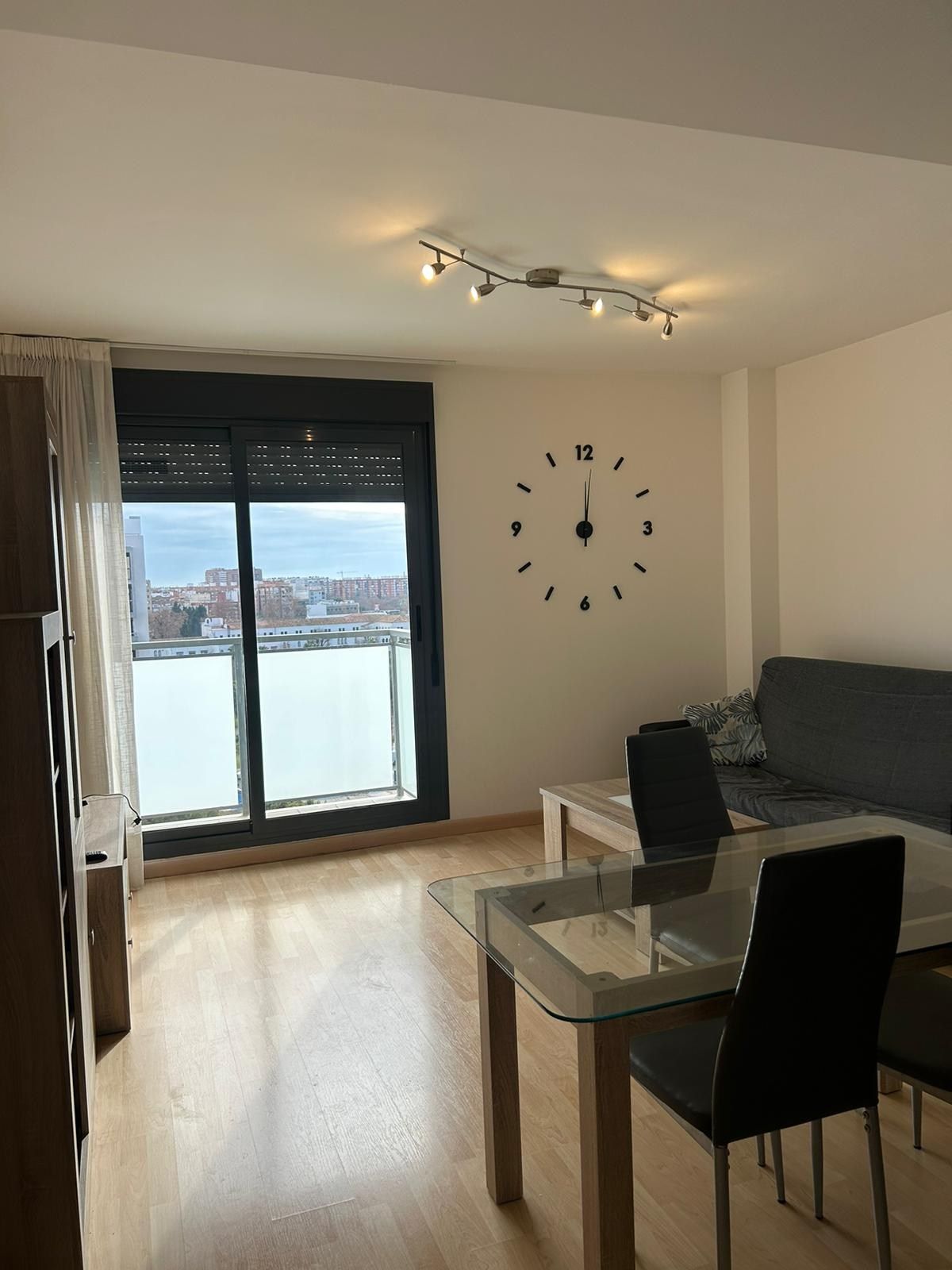 Living room of Flat to rent in  Valencia Capital  with Air Conditioner, Parquet flooring and Furnished