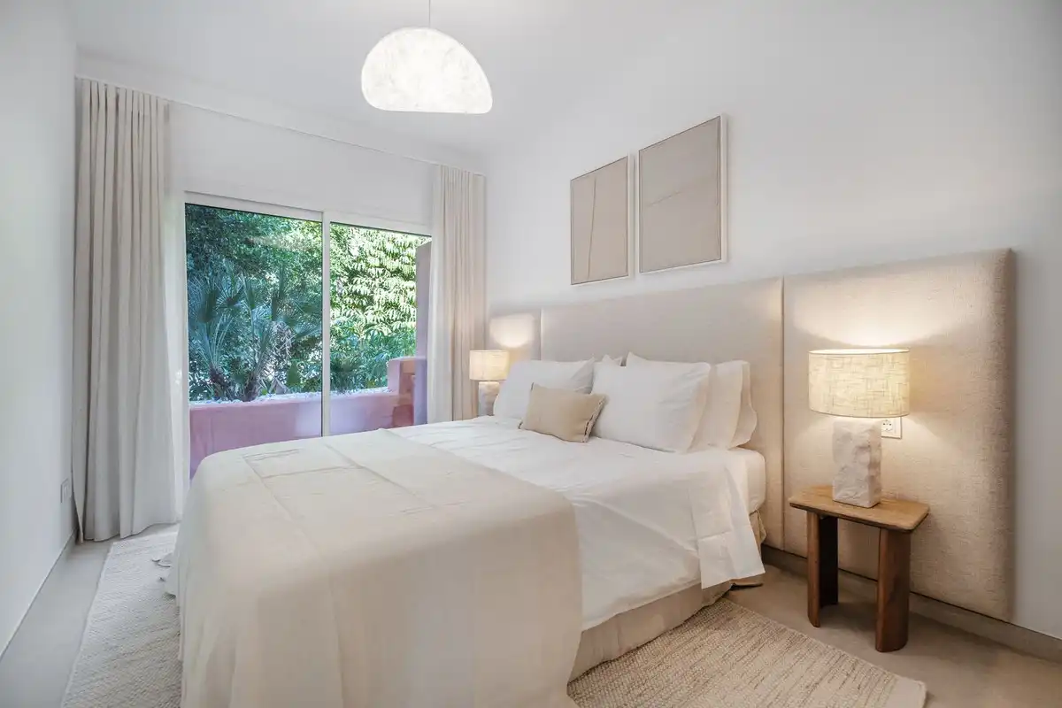 Dormitori de Casa o xalet de lloguer en Marbella amb Aire condicionat, Jardí privat i Piscina