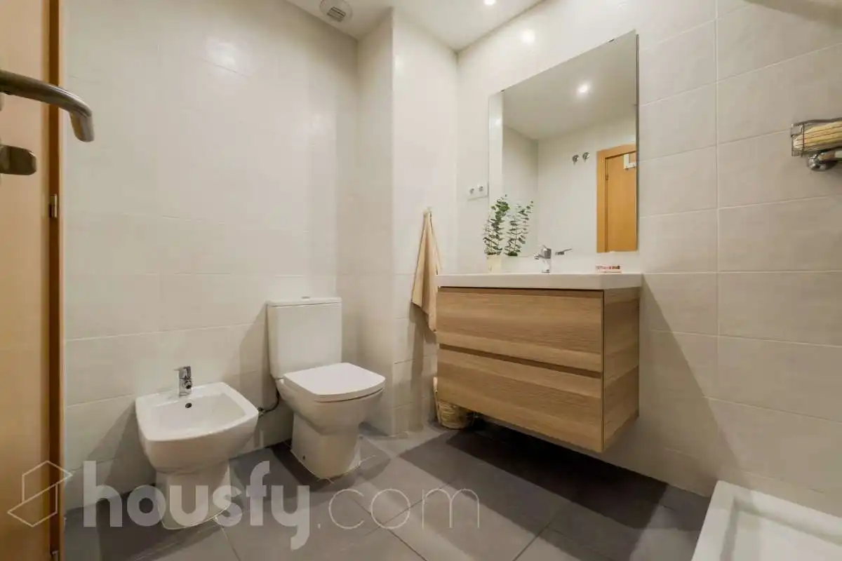 Baño de Piso en venta en Badalona con Aire acondicionado, Calefacción y Terraza