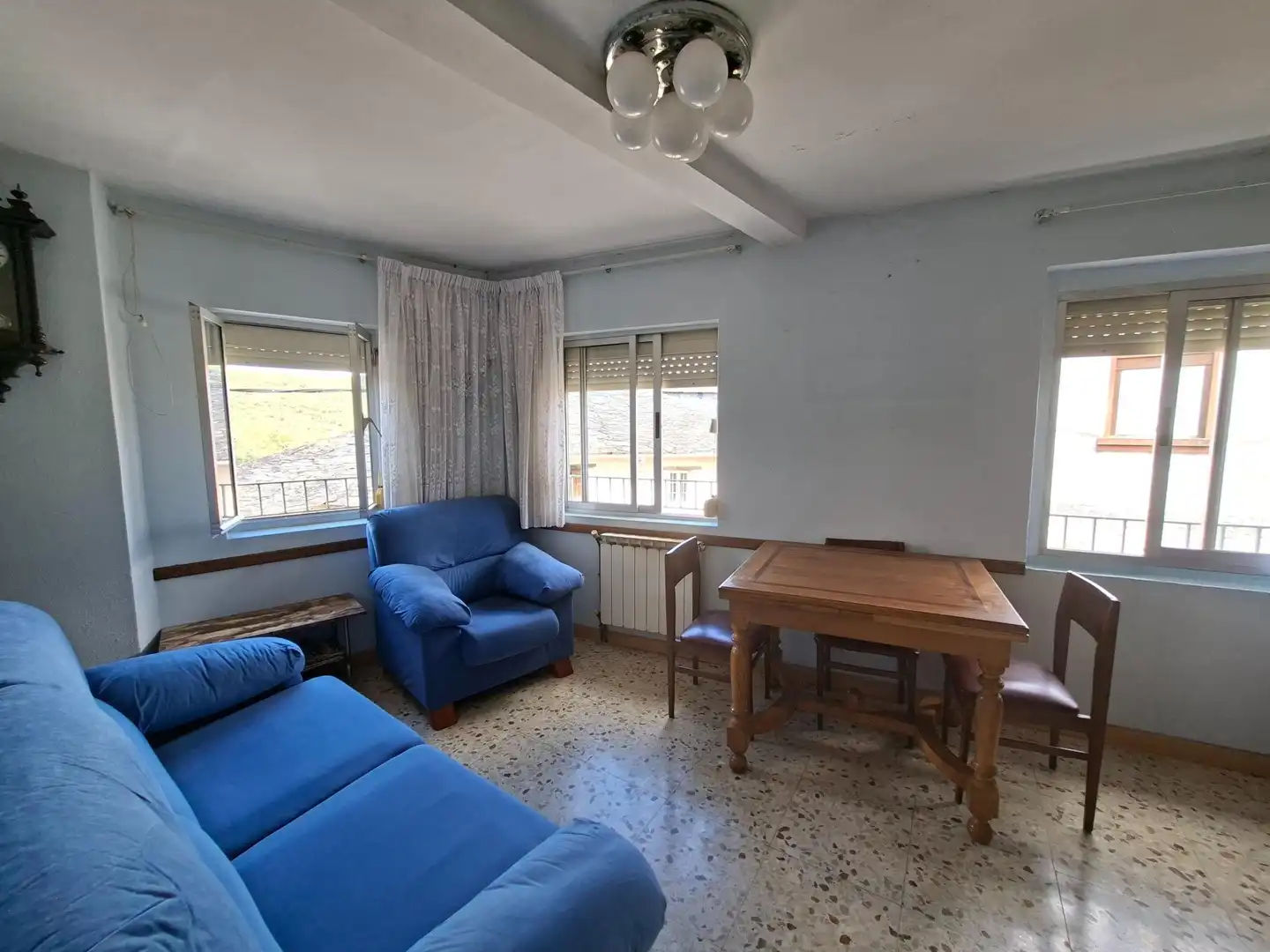 Sala de estar de Casa adosada en venta en Carucedo con Calefacción