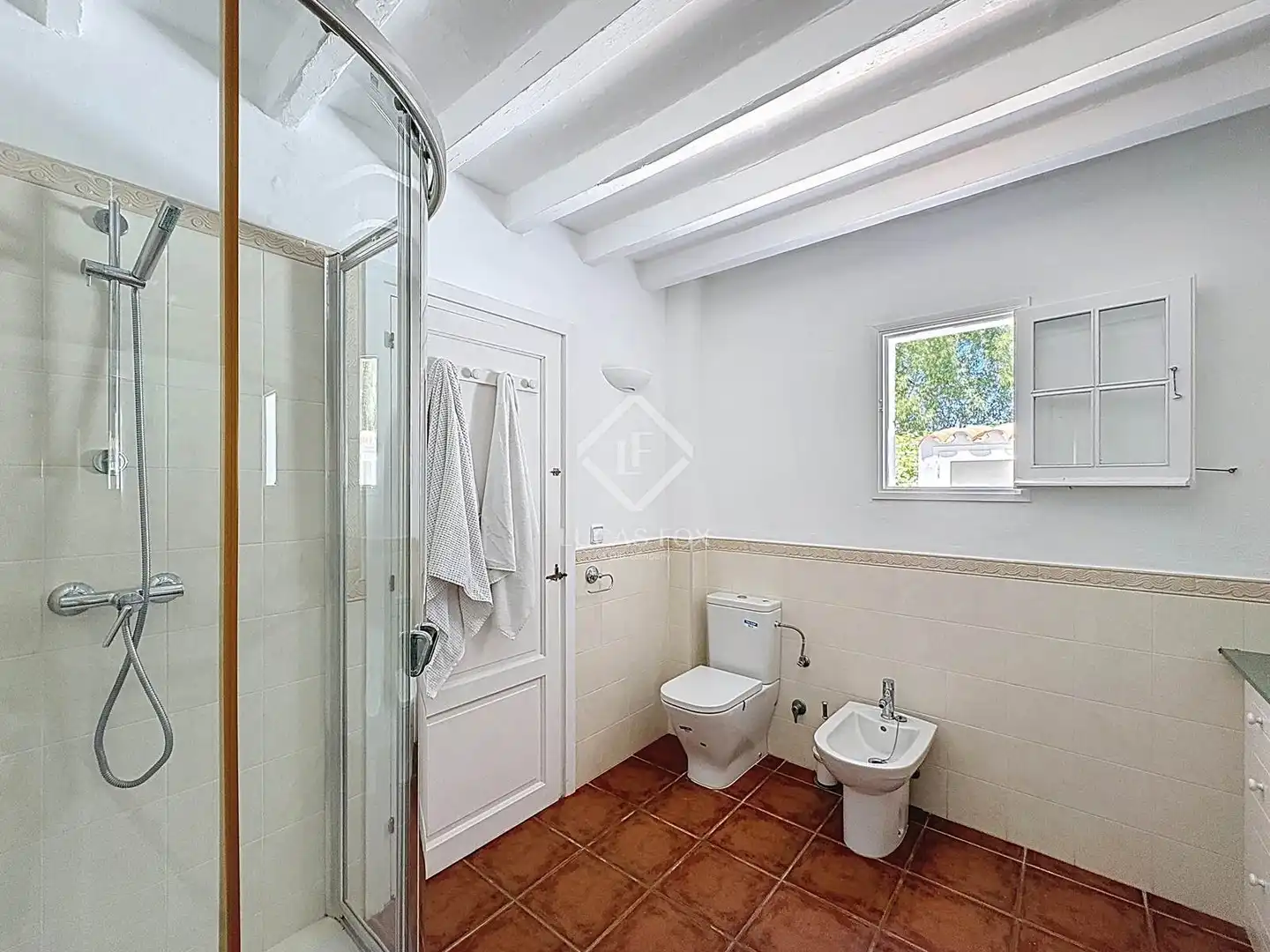 Baño de Finca rústica en venta en Es Castell con Aire acondicionado, Calefacción y Jardín privado