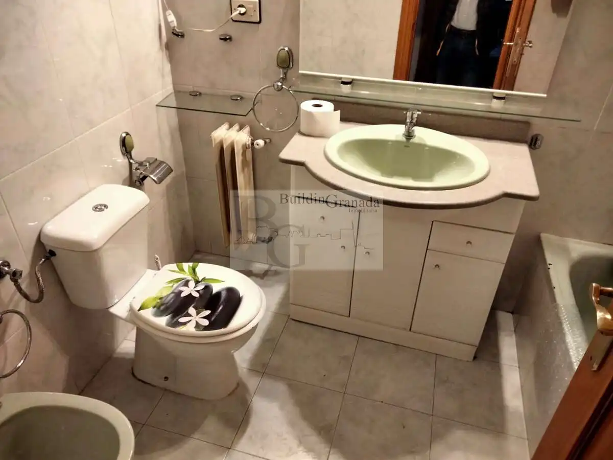 Badezimmer von Wohnung zur Miete in Granada mit Heizung, Terrasse und Möbliert