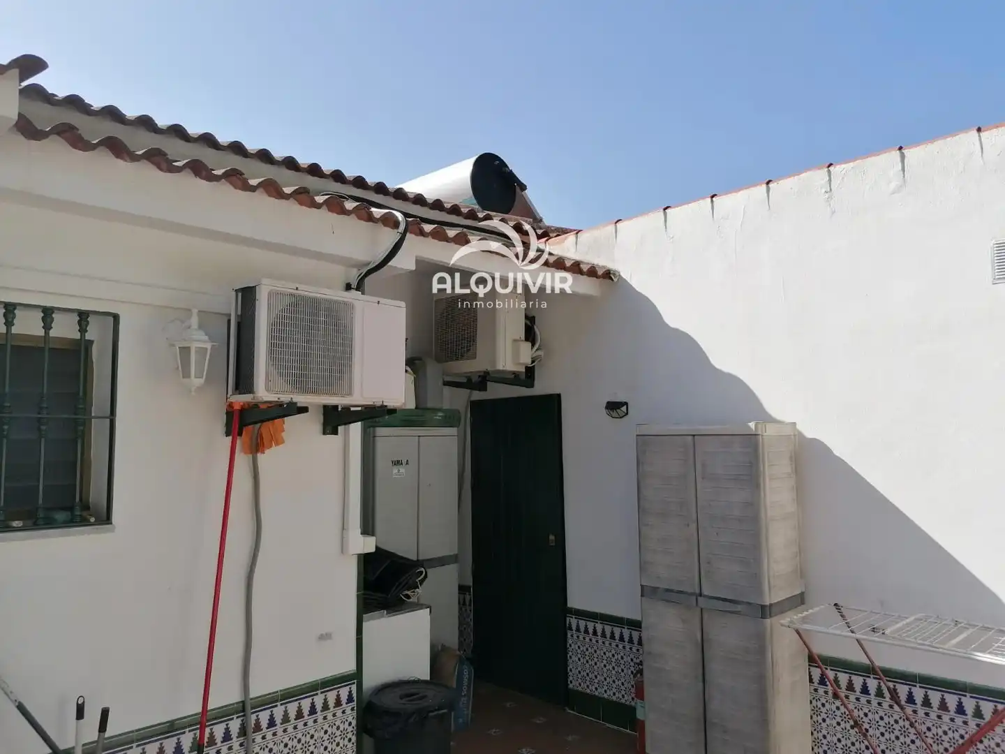 Vista exterior de Casa o xalet en venda en Almonte amb Aire condicionat, Traster i Piscina
