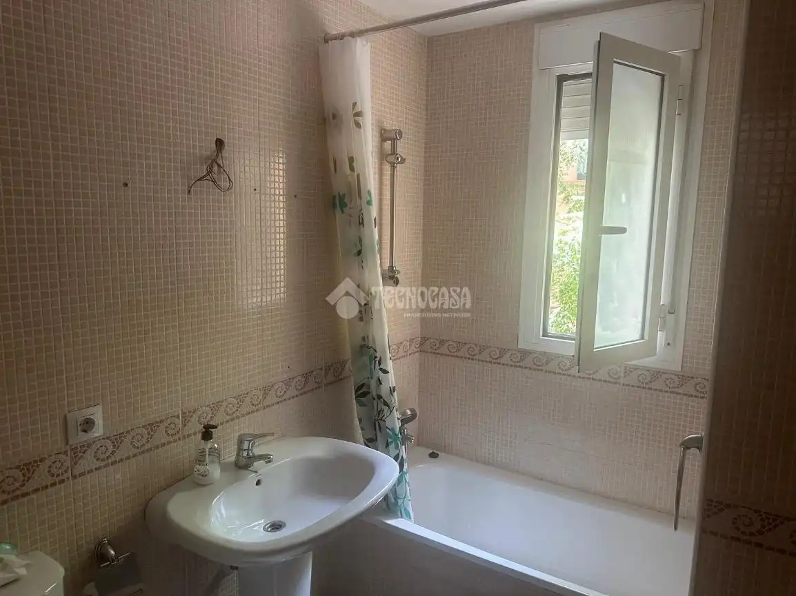 Baño de Piso en venta en Sevilla con Aire acondicionado y Terraza