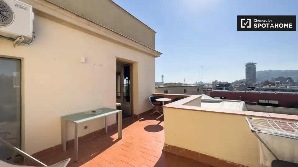 Flat with terrace to rent in Ciutat Vella, imagen 2