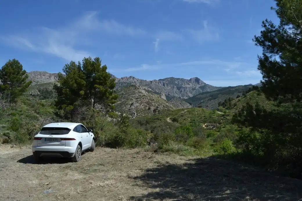 Parking of Houses for sale in Confrides