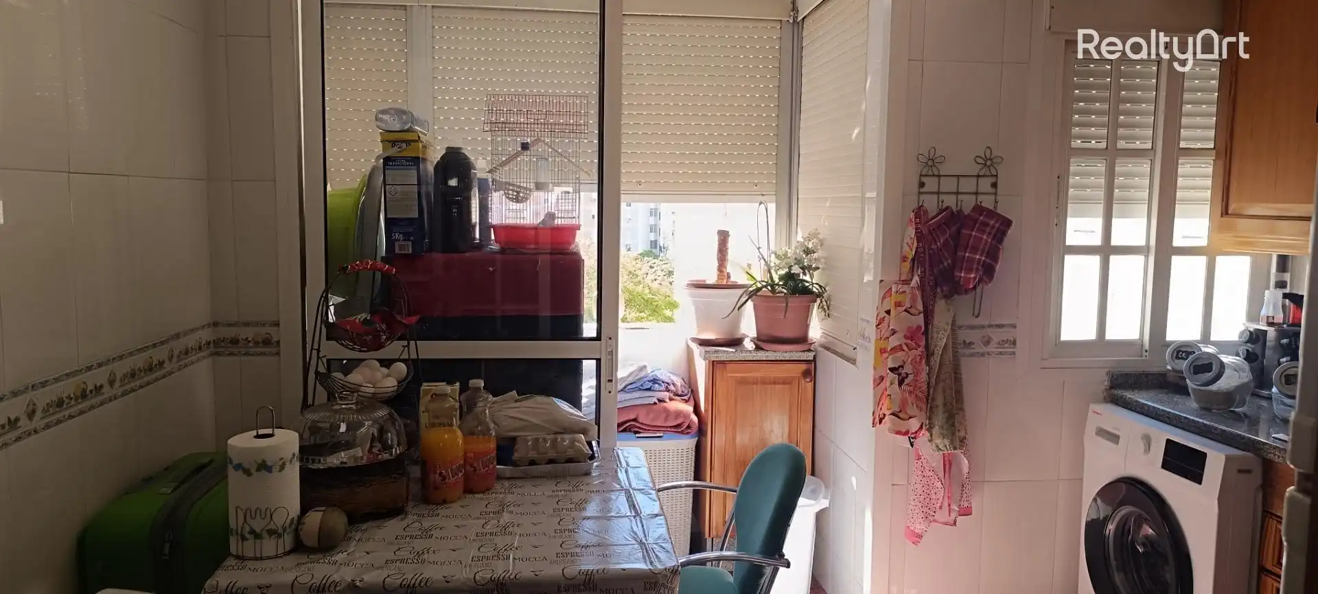 Kitchen of Flat for sale in Sevilla  with Air Conditioner, Terrace and Furnished