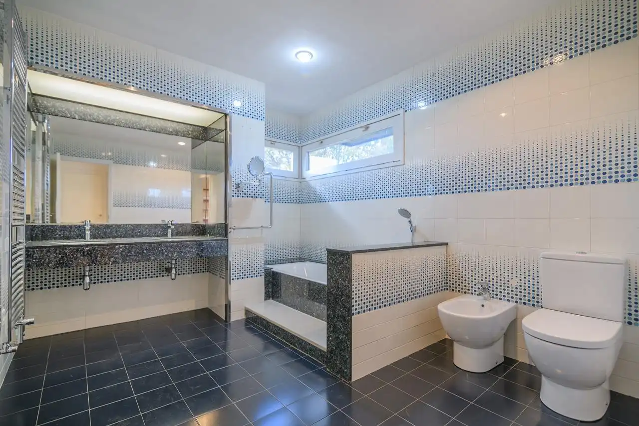 Bathroom of Houses for sale in Manresa  with Air Conditioner, Heating and Private garden