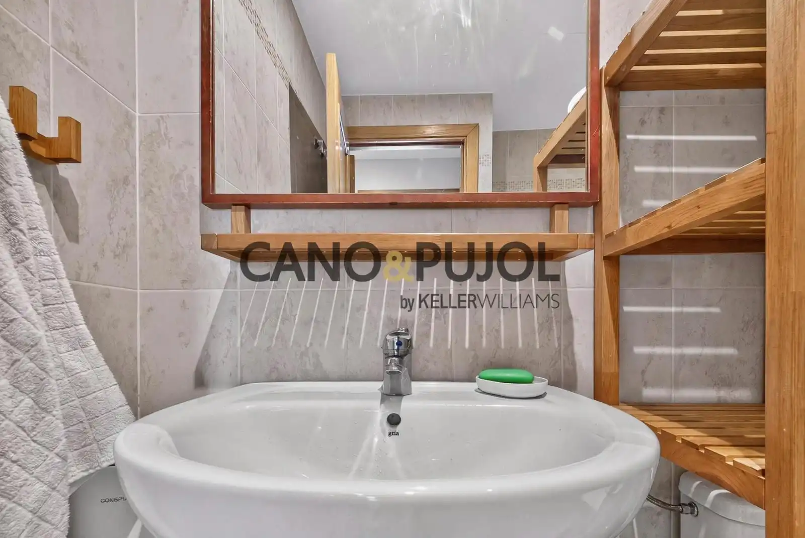 Baño de Piso en venta en Rubí con Calefacción y Terraza