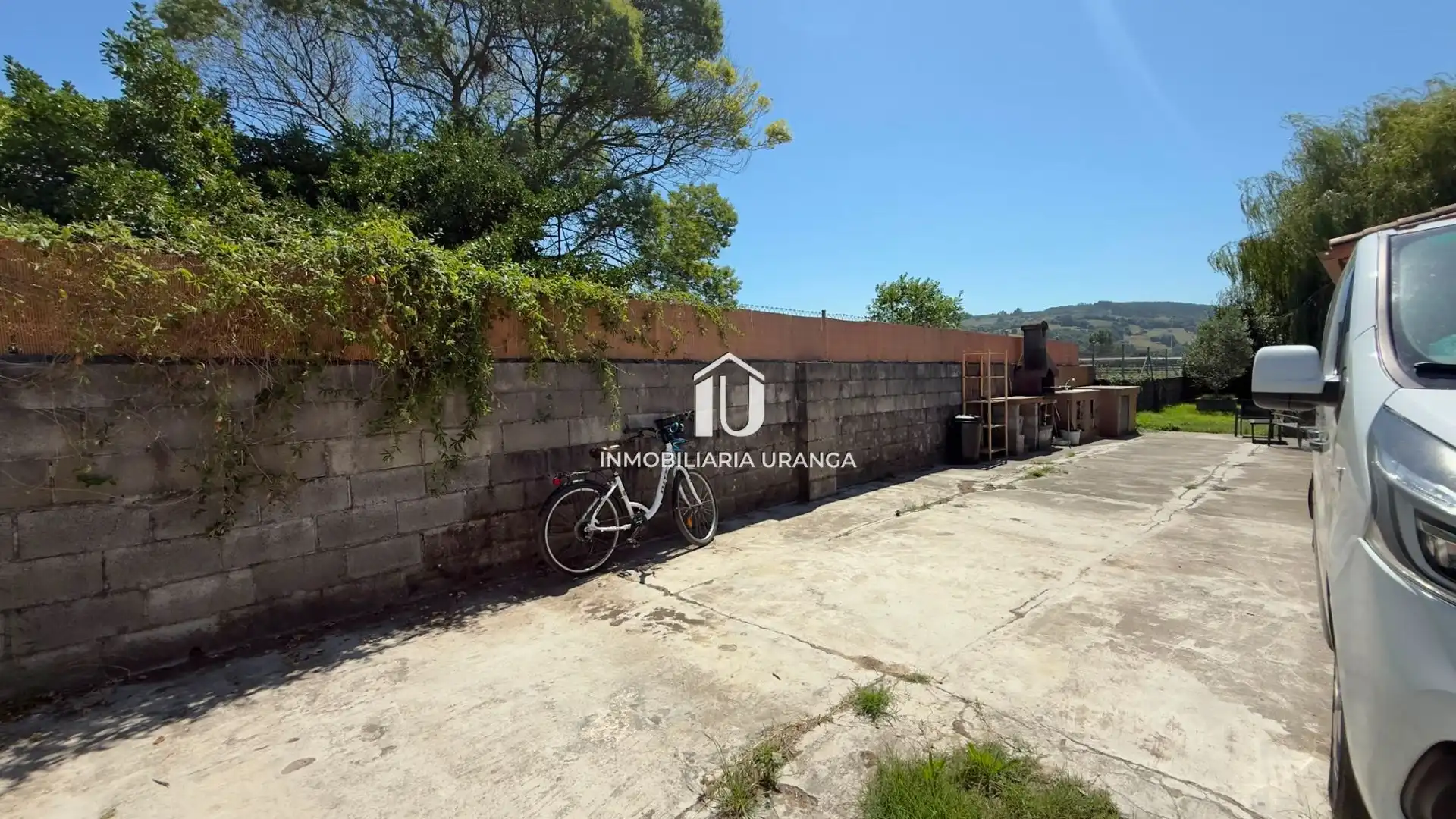 Vista exterior de Residencial en venta en Laredo