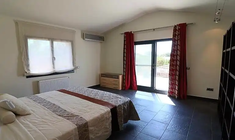Dormitori de Casa o xalet en venda en Peralada amb Aire condicionat, Calefacció i Terrassa