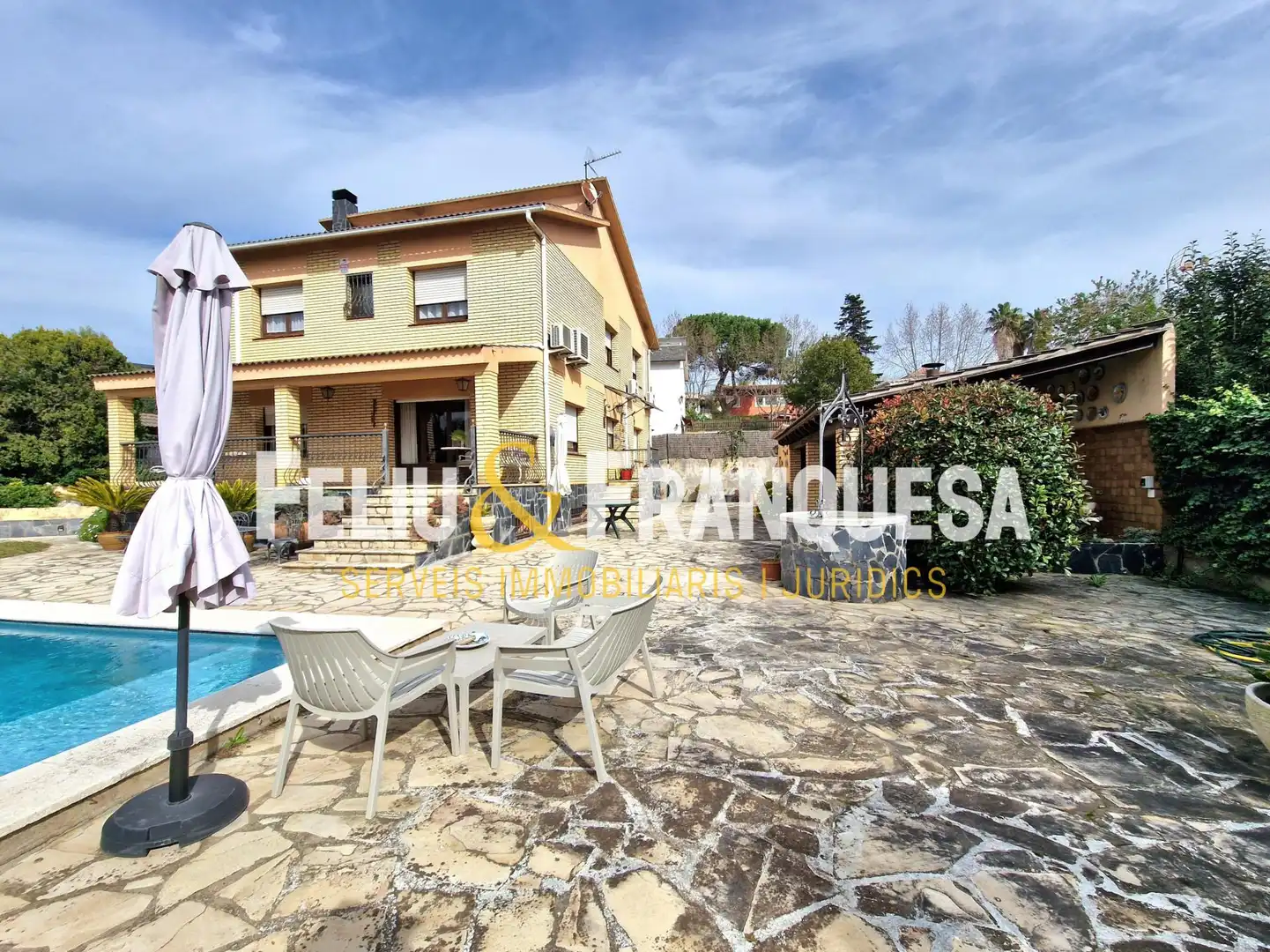 Exterior view of Houses for sale in Sant Cugat del Vallès  with Heating, Private garden and Terrace