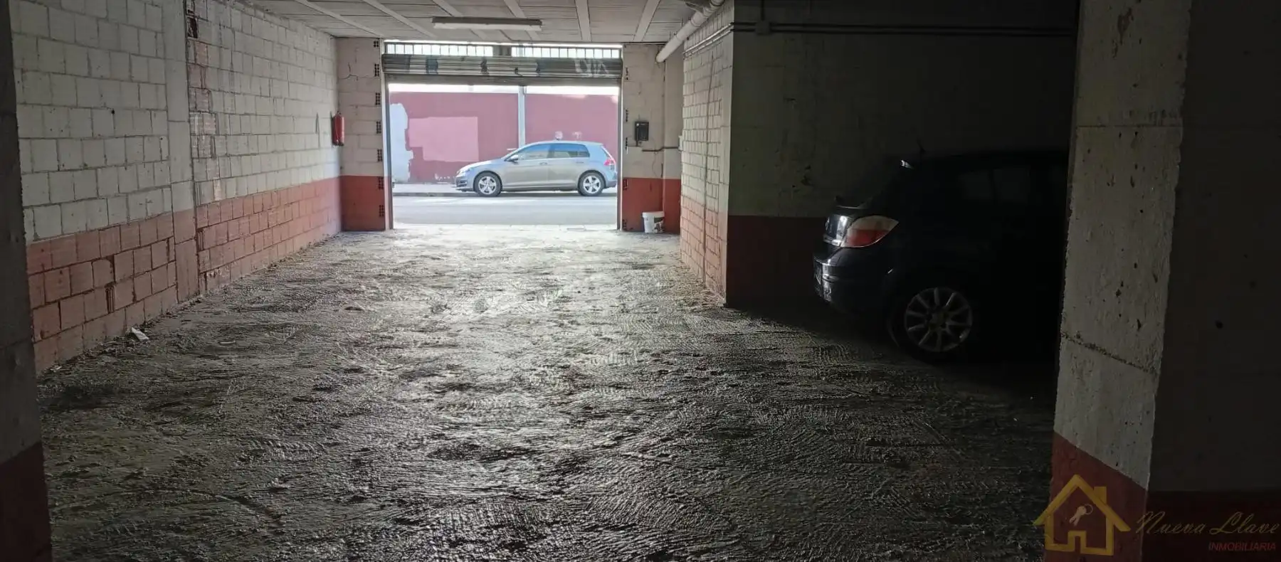 Parkplatz von Garage zum Verkauf in Lugo
