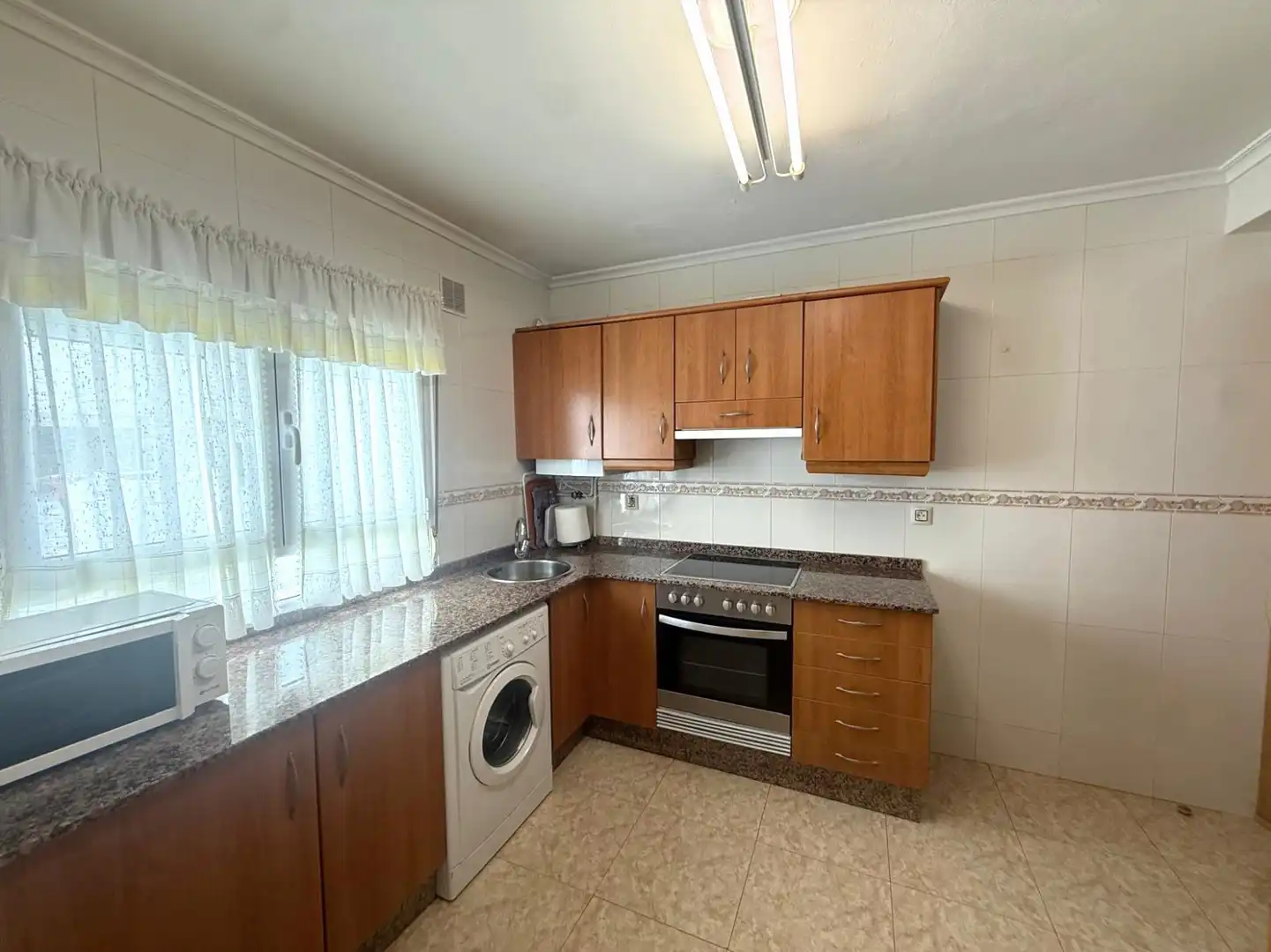 Küche von Wohnung zum Verkauf in Avilés mit Heizung, Terrasse und Möbliert