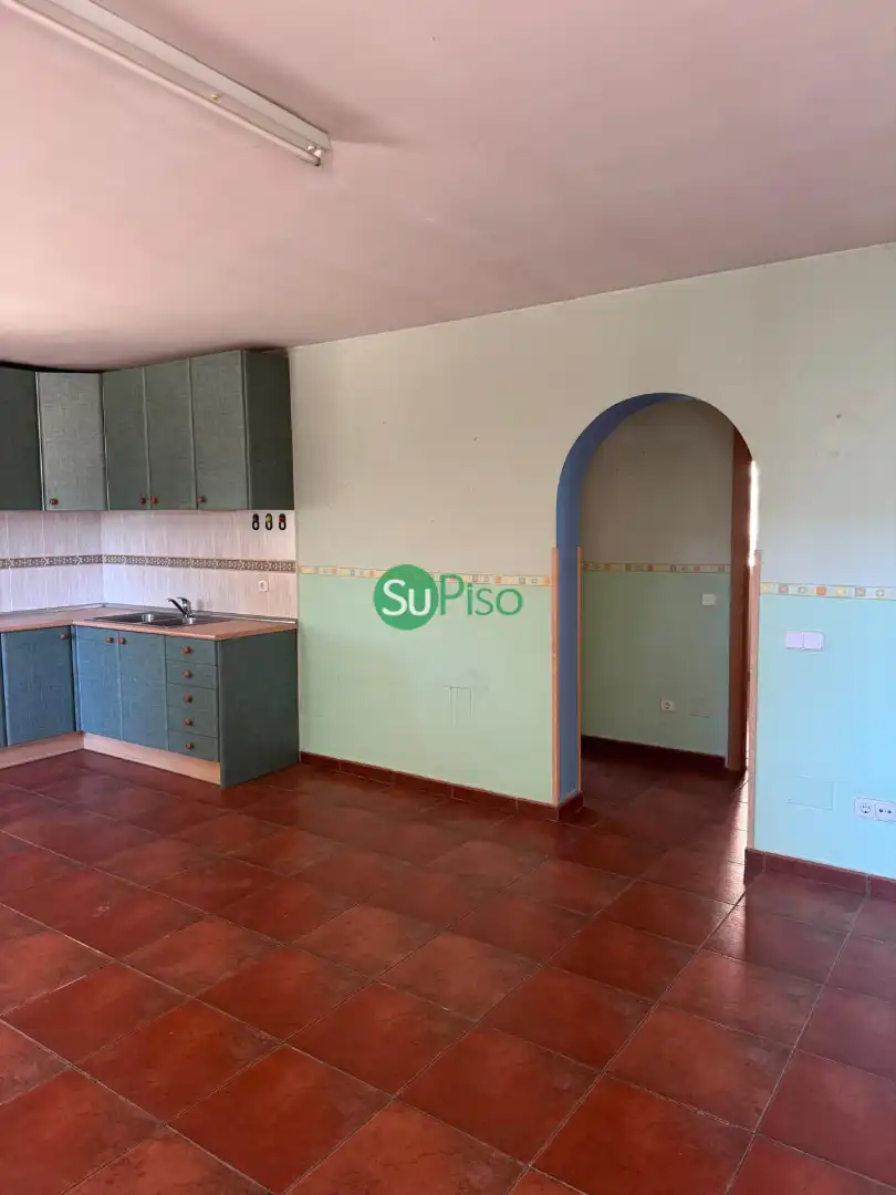Cuina de Casa o xalet en venda en San Martín de Valdeiglesias amb Jardí privat