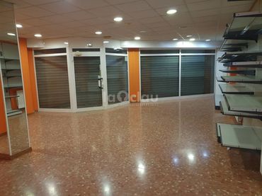 Local comercial en venda a Tona