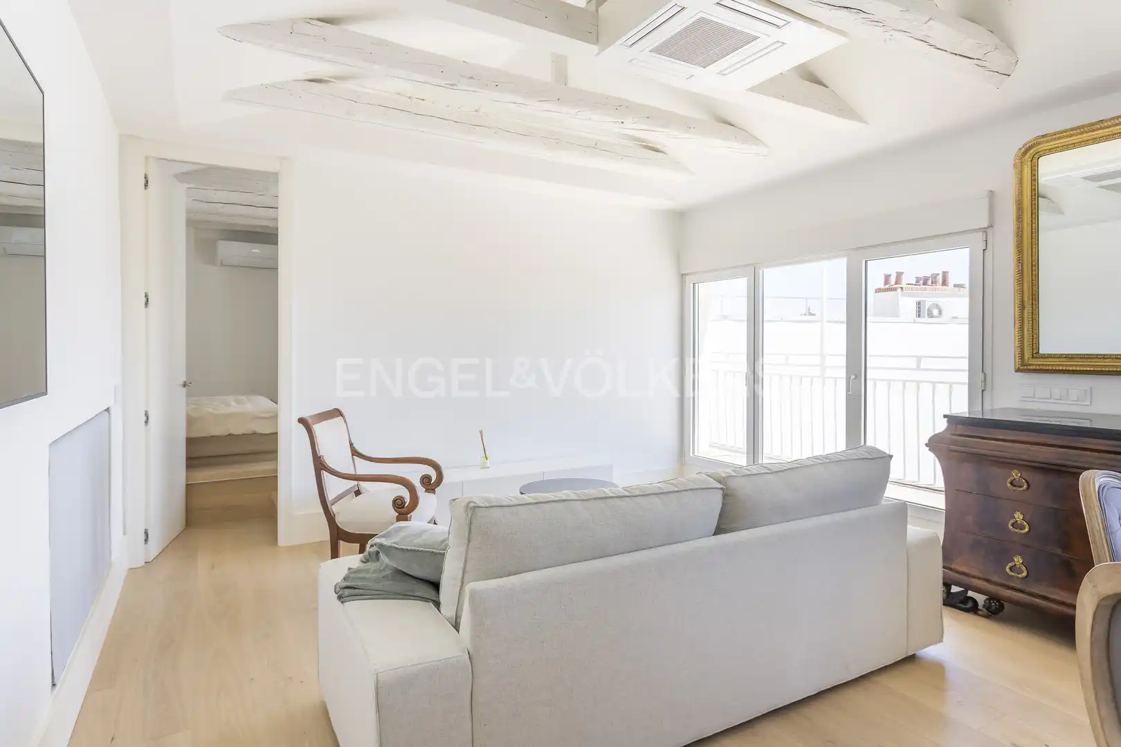 Wohnzimmer von Dachboden zur Miete in Madrid mit Klimaanlage, Heizung und Terrasse
