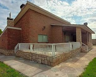 Exterior view of House or chalet for sale in Pinseque  with Heating, Private garden and Swimming Pool