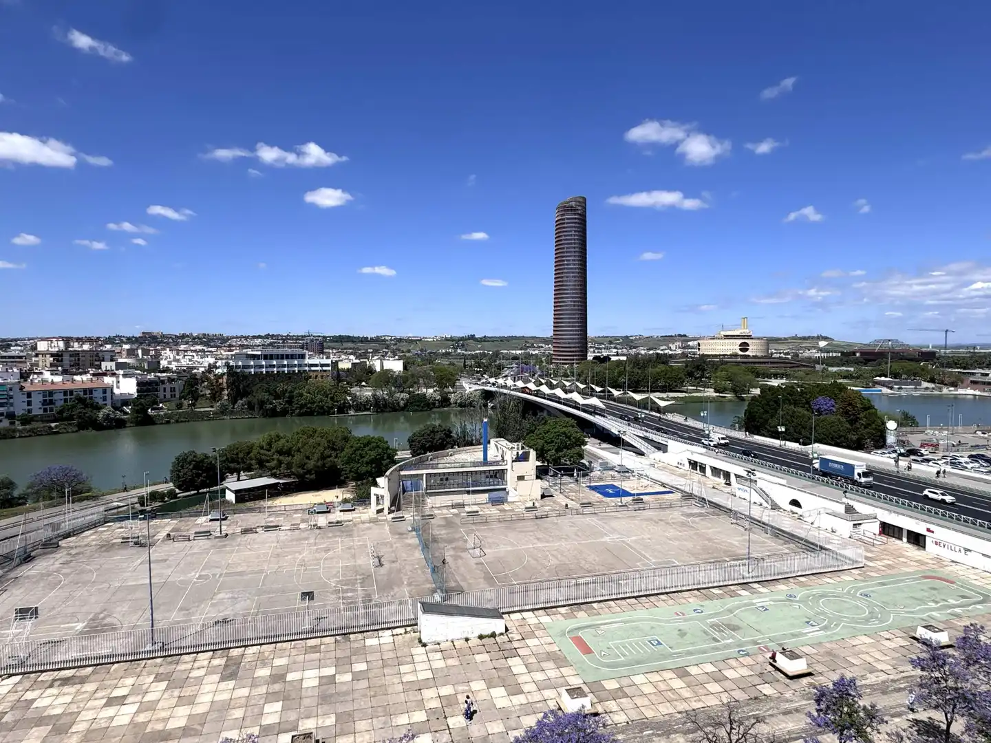 Exterior view of Flat for sale in Sevilla  with Terrace and Storage room