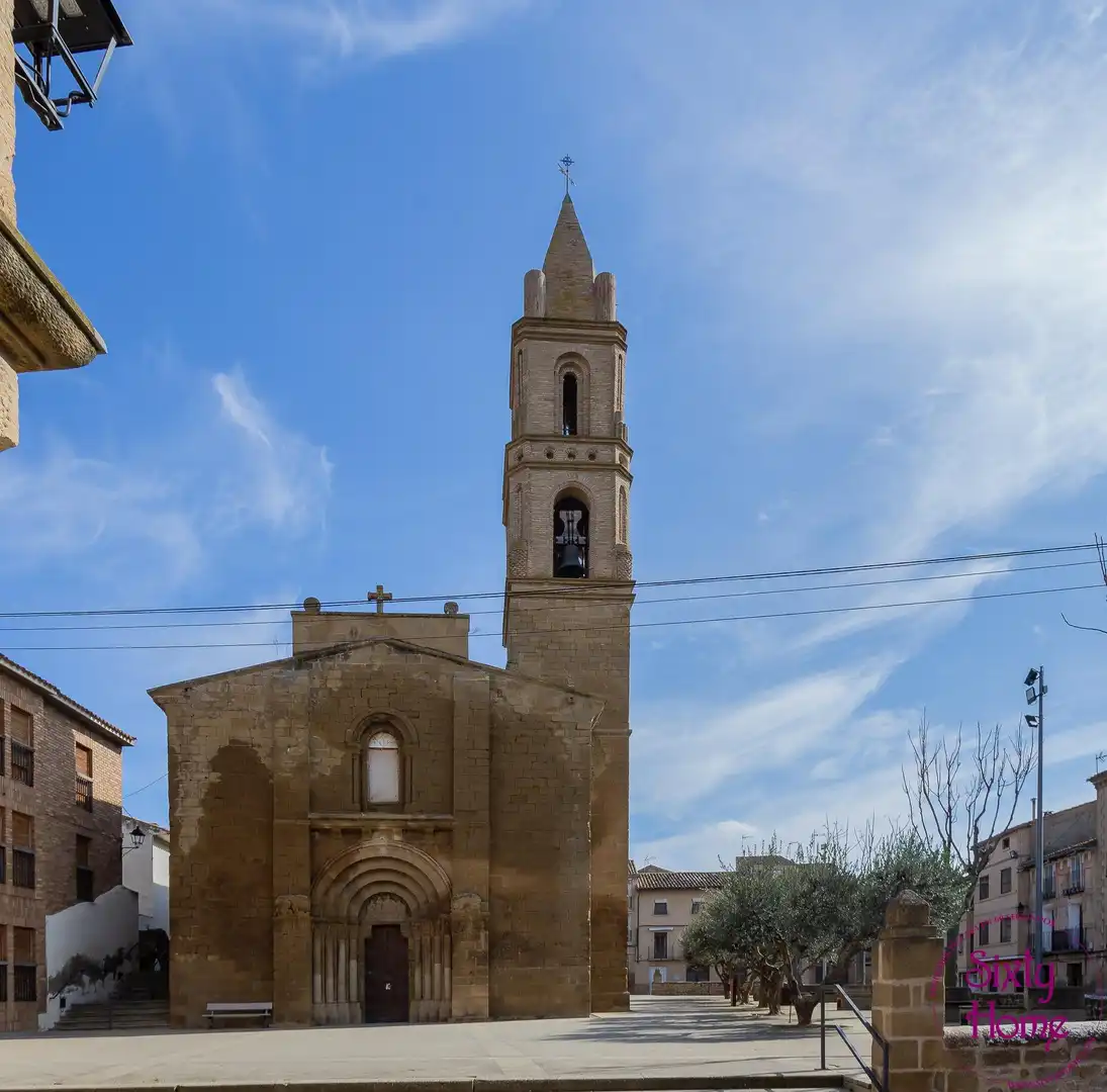 Vista exterior de Casa adosada en venda en Biota amb Parquet, Terrassa i Moblat