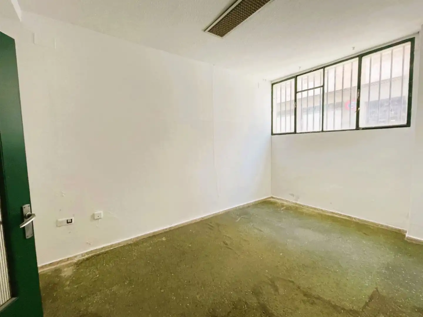 Commercial properties for sale in Valdepeñas