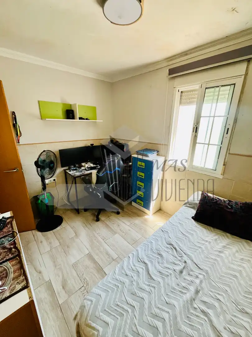 Bedroom of Flat for sale in Algeciras  with Furnished