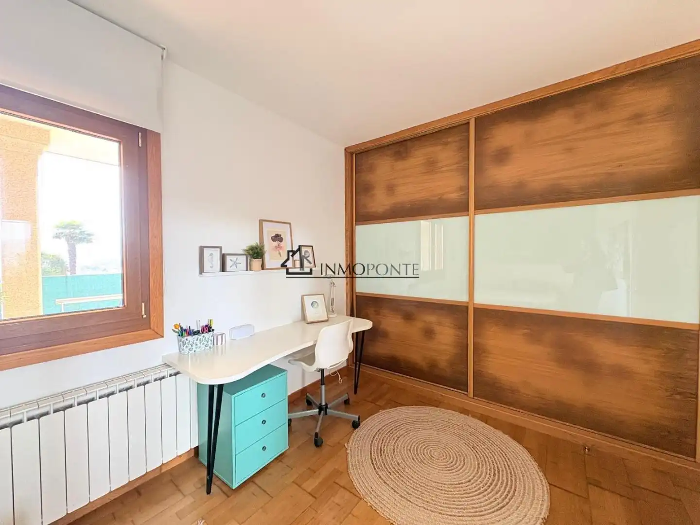 Dormitori de Casa o xalet en venda en Pontevedra Capital  amb Calefacció, Jardí privat i Terrassa