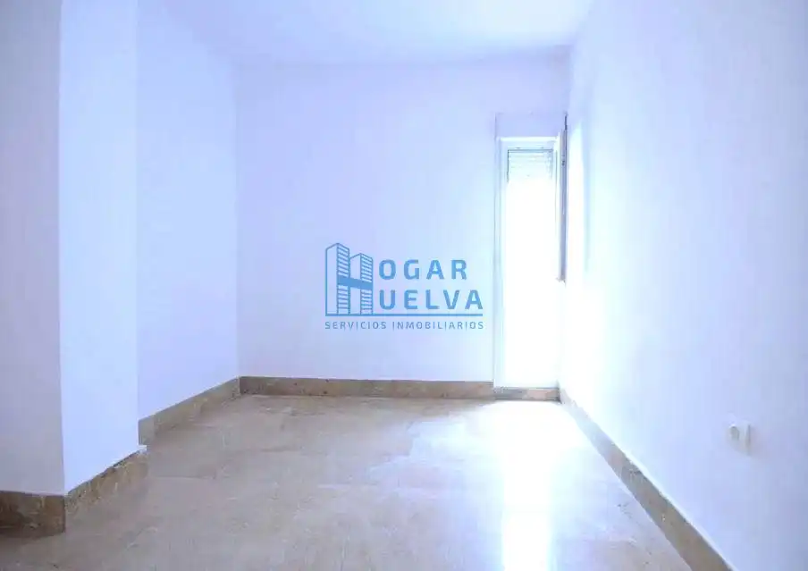 Schlafzimmer von Erdgeschoss zum Verkauf in Huelva